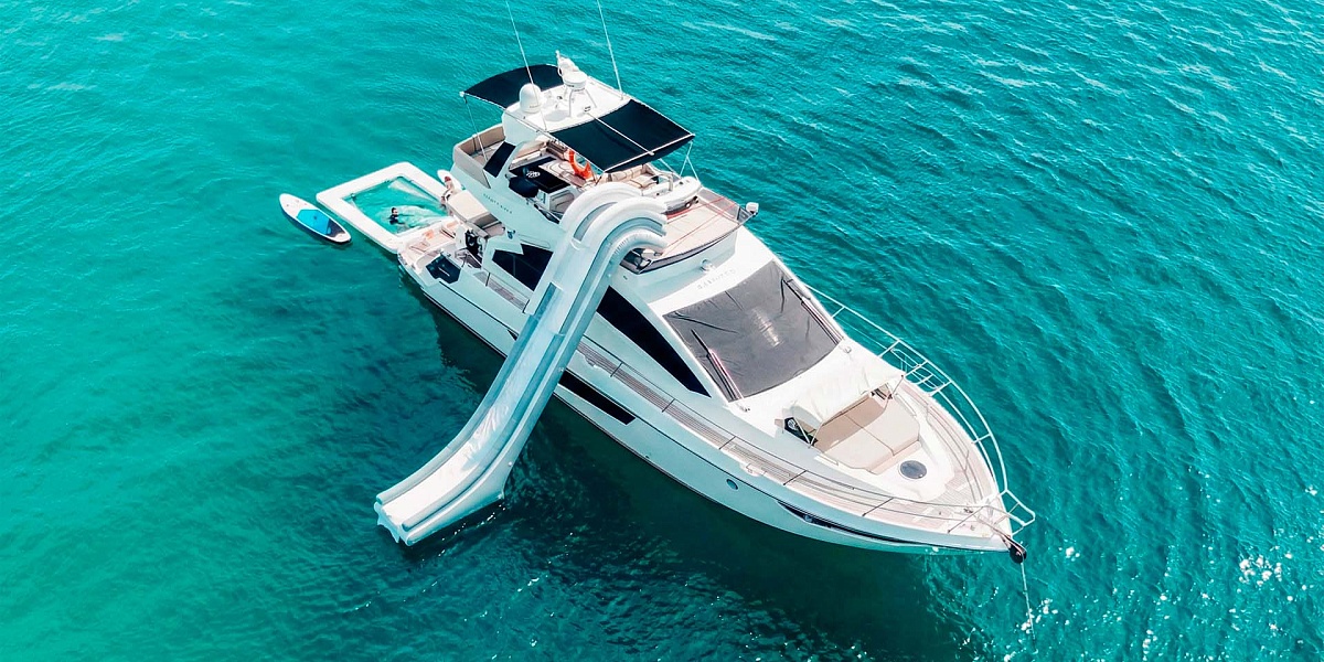 Аренда яхты Cranchi 58 на Пхукете с водной горкой